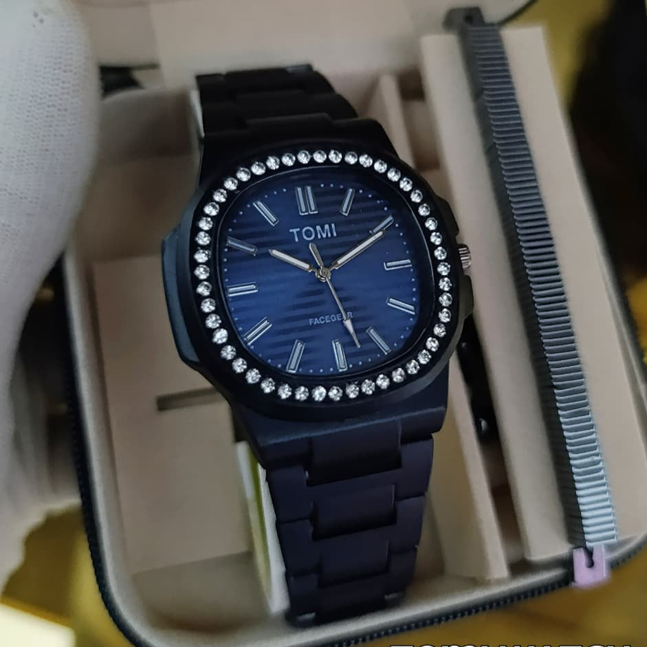 TOMI DAIMONDS STONE WATCH BLACK